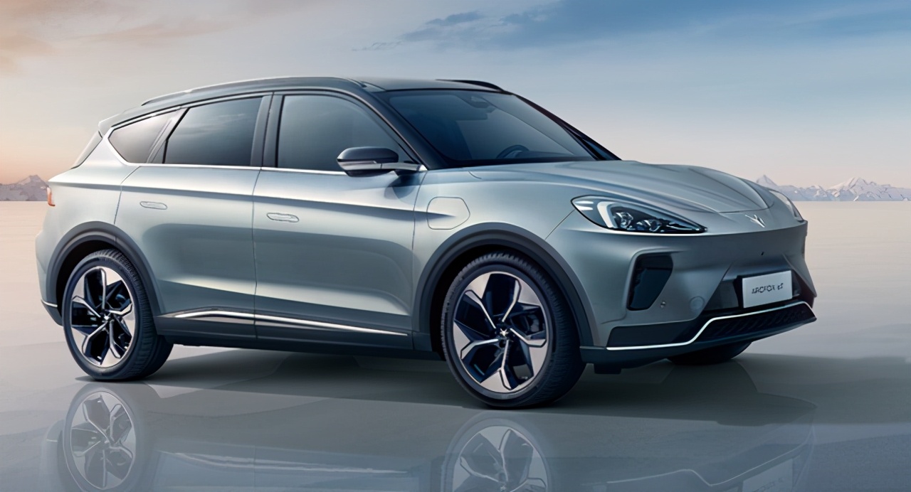 2020值得关注的新能源suv极狐αt岚图free零跑c11你选谁