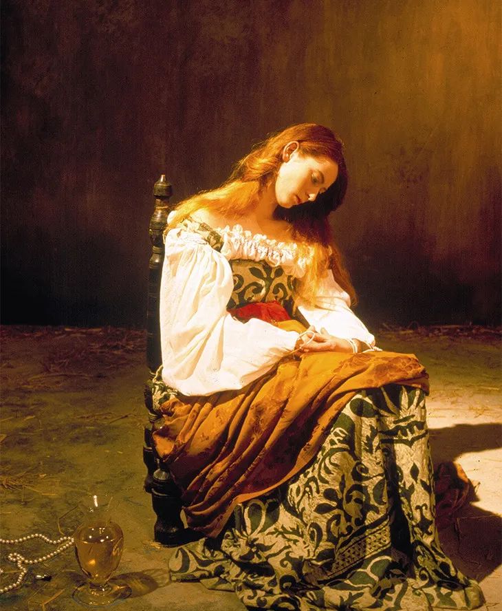 时髦办女王新片倒计时酷到骨子里的女人说的就是她