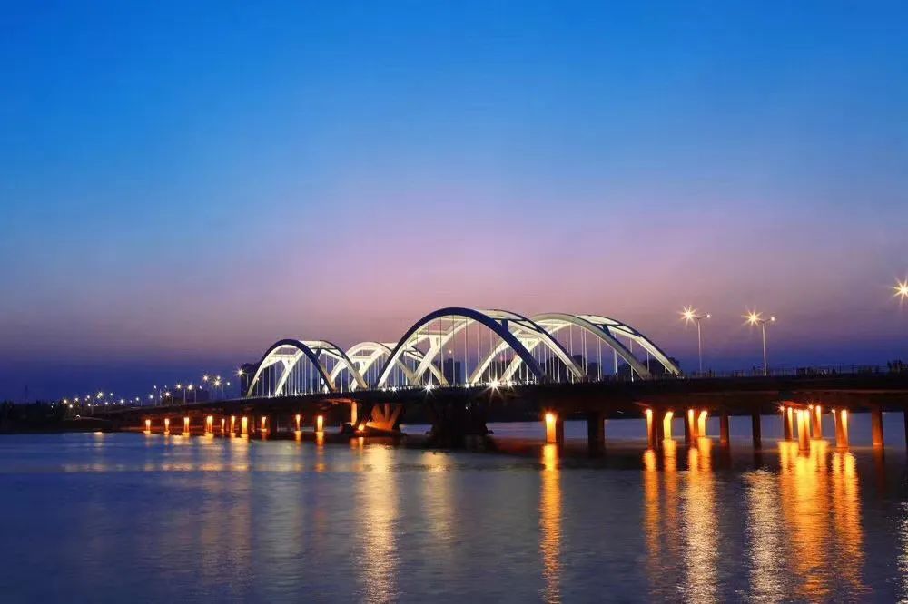 一桥之隔,隔开了马家湾和西安之间的距离,马家湾未来的发展,会好起来