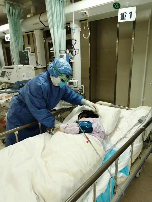 哈医大肿瘤医院举办抗击疫情感人瞬间职工摄影大赛