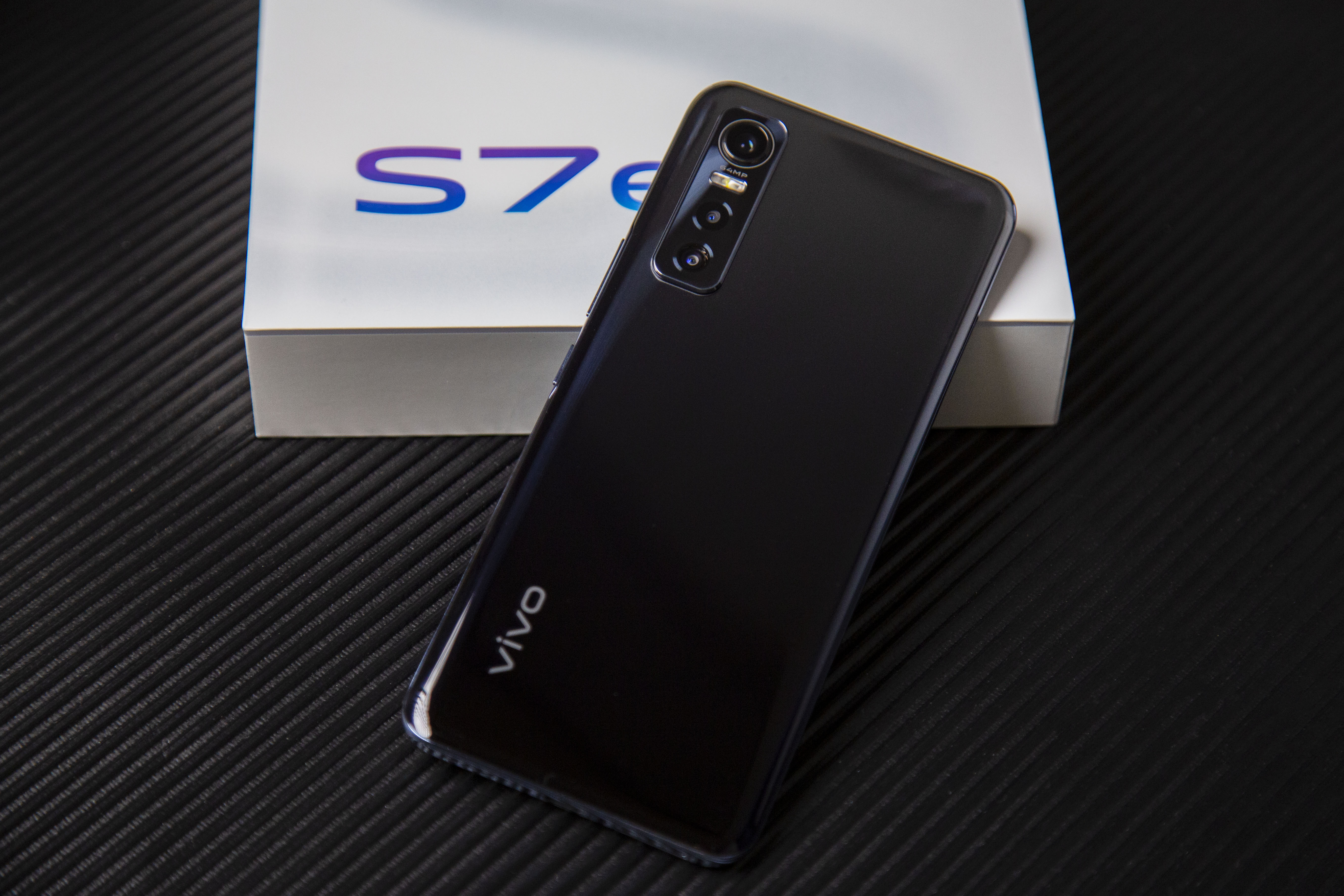 vivo s7e评测:执着于轻薄 照亮你的美__凤凰网