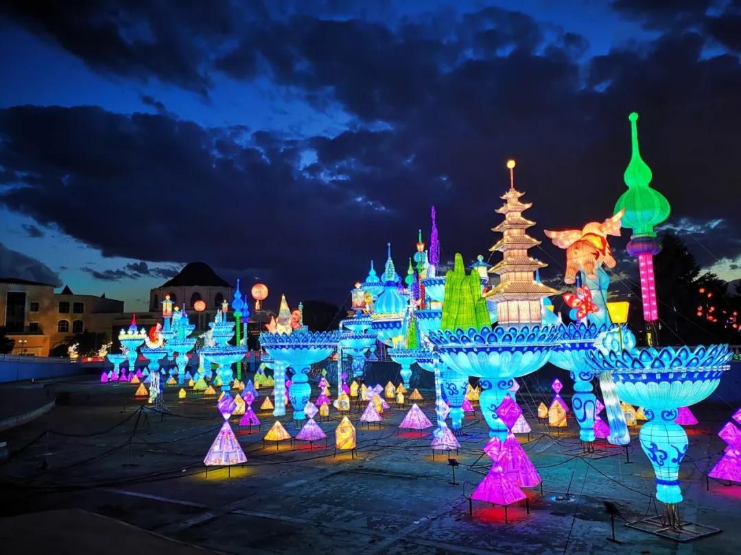 疫情后首个新投资的沉浸式夜游灯会在长影世纪城开幕__凤凰网