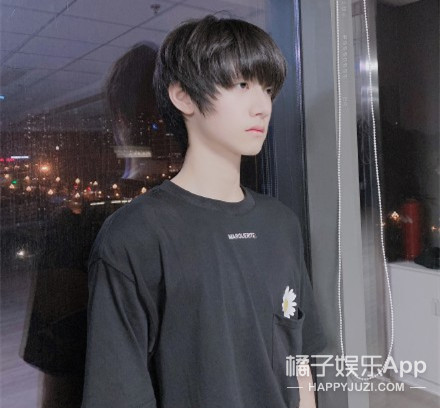 这公司,只有星探在上班吧