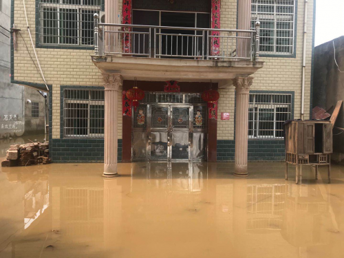 大爱无疆，佳果源慰问一线抗洪战士，捐赠价值45.7万元防汛物资