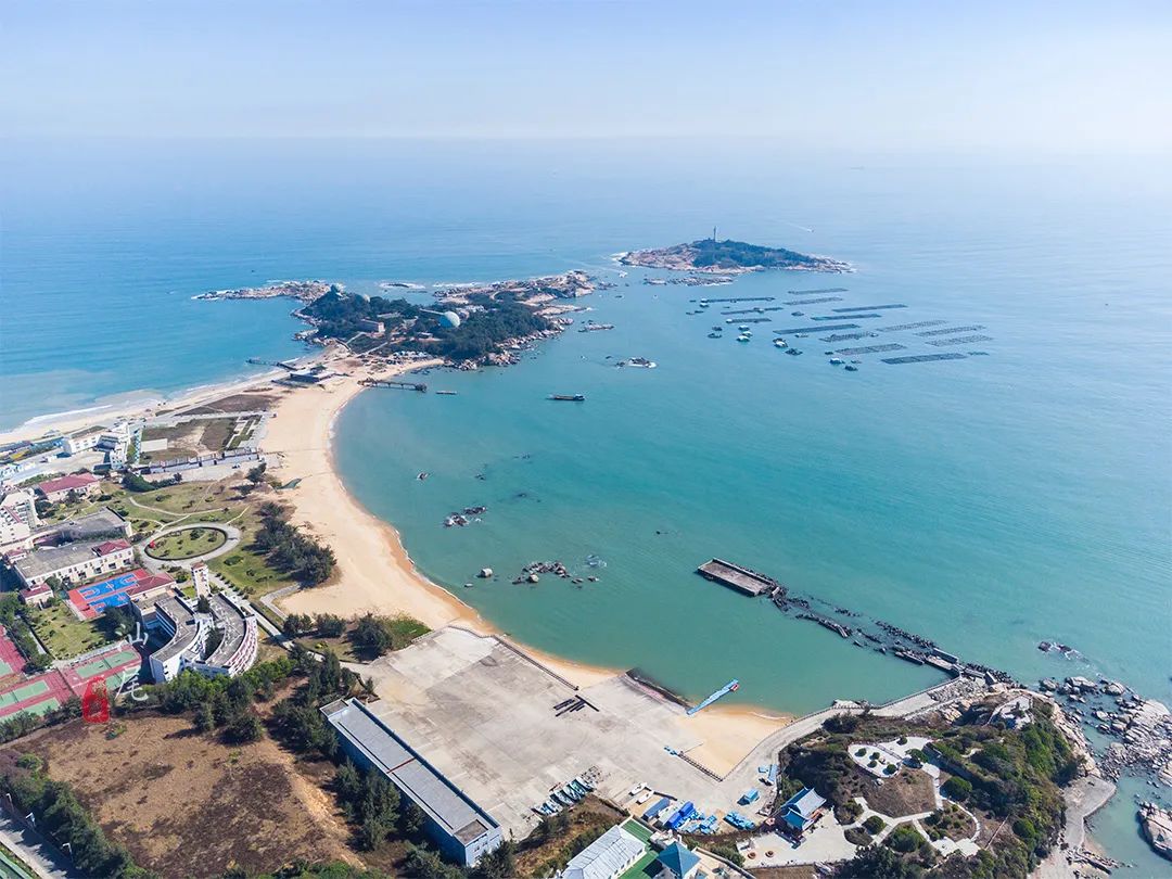 遮浪半岛上名胜众多,比如南海观音旅游景区.