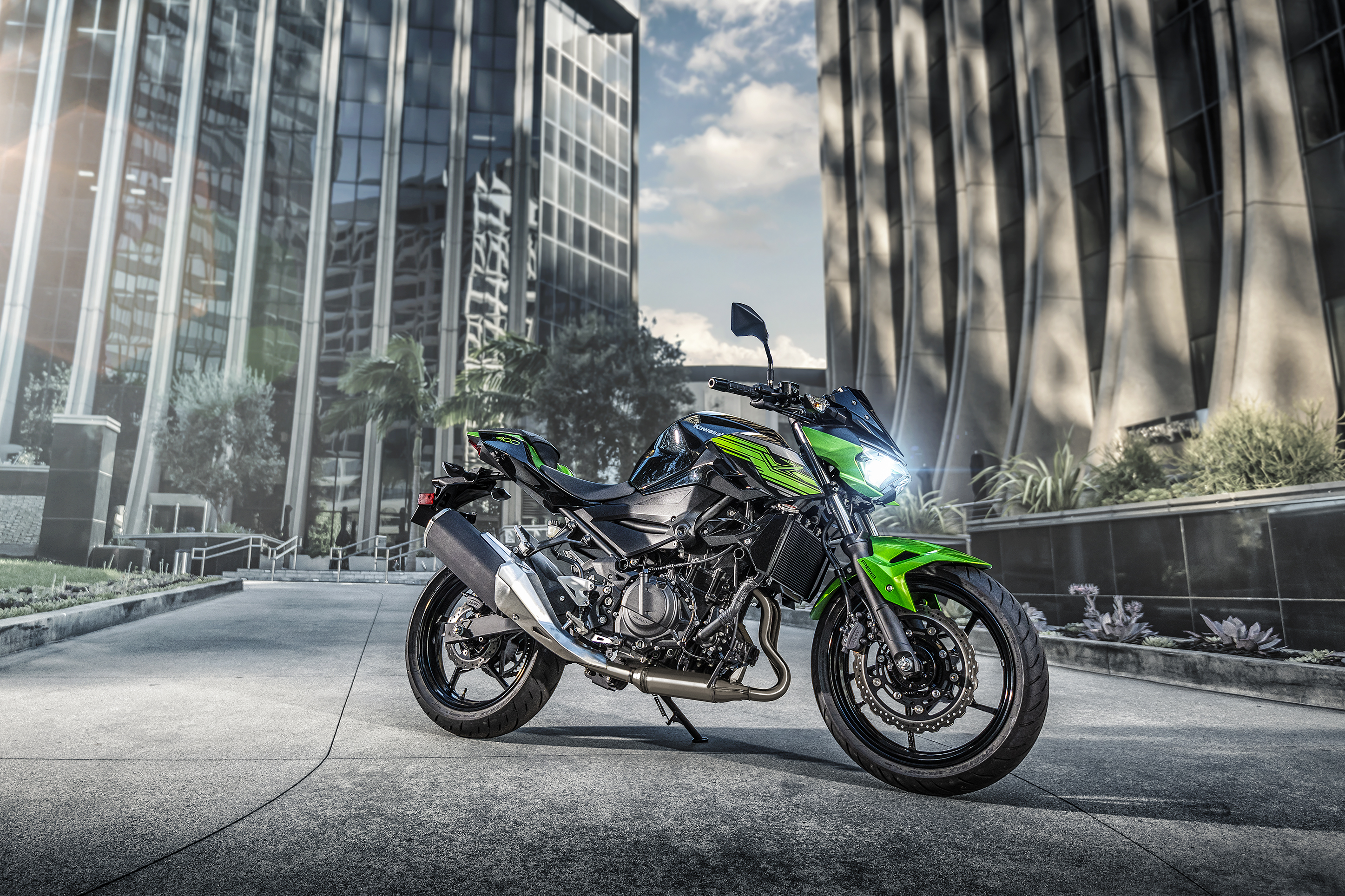 差价一千怎么选春风700clx对比川崎z400