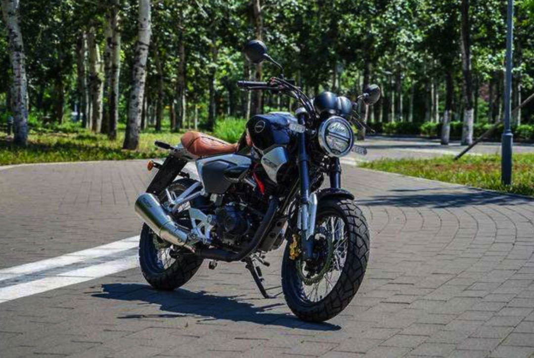 大阳200cc水冷复古亮相,外观"撞脸"五本190复古