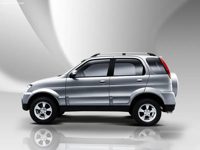 毕竟众泰在这方面是有经验的,当年模仿丰田特锐造个5008就能收获一大