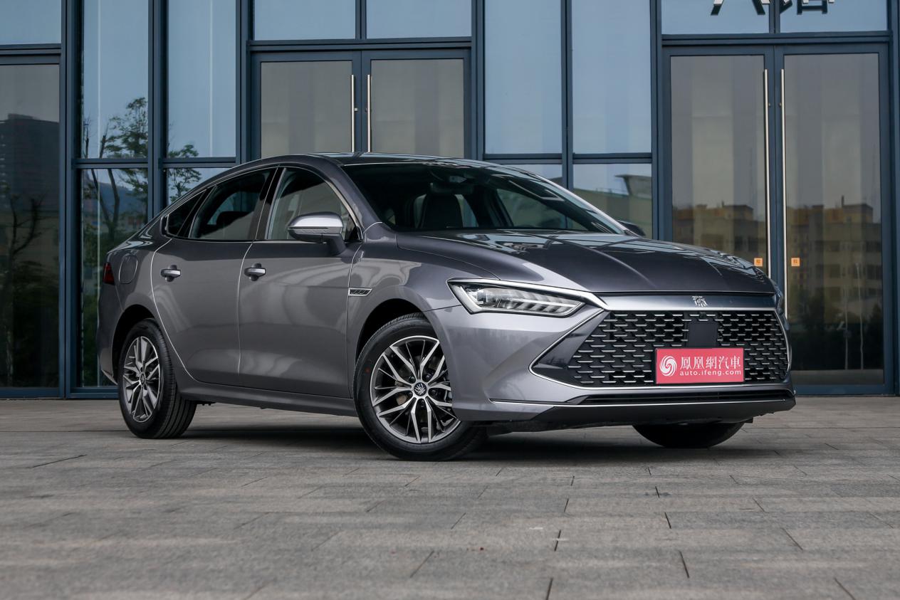 搭"超级混动"系统 实拍比亚迪秦plus