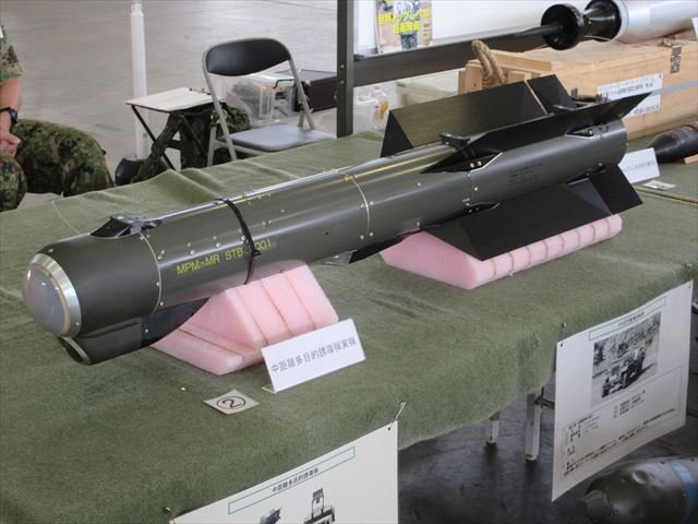 日本陆自车载反坦克导弹演练丛林战