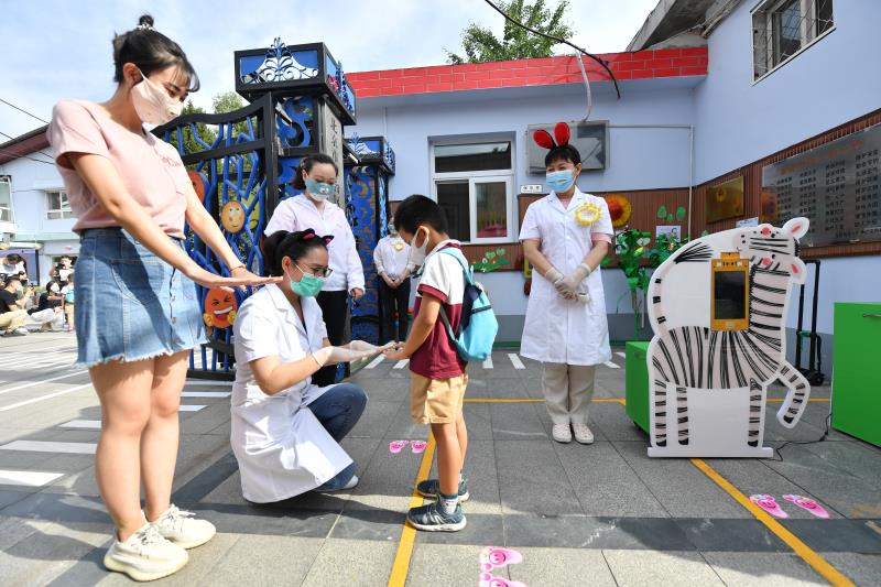 北京丰台第一幼儿园开学分两批错峰入园