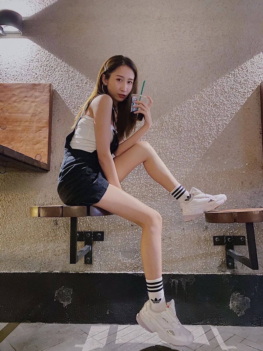 snkrgirls丨小露香肩的隐约诱惑才是这期球鞋女生们的吸引之处217223