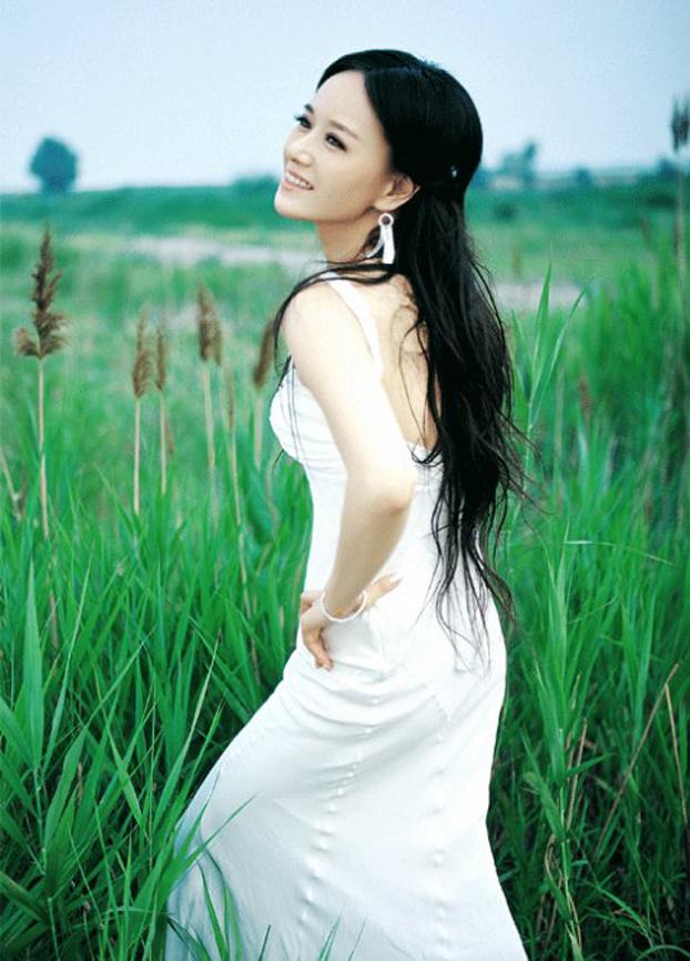 石爻,1973年6月10日出生于山西省介休,毕业于中央戏剧学院表演系,中国