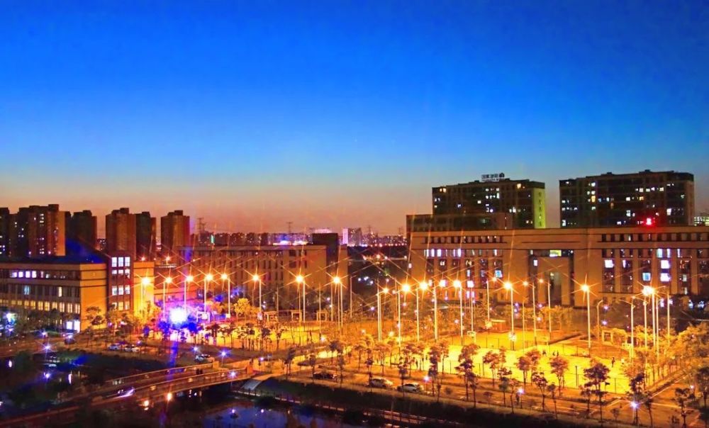 松江大学城夜景美图每一盏点亮的灯都有故事