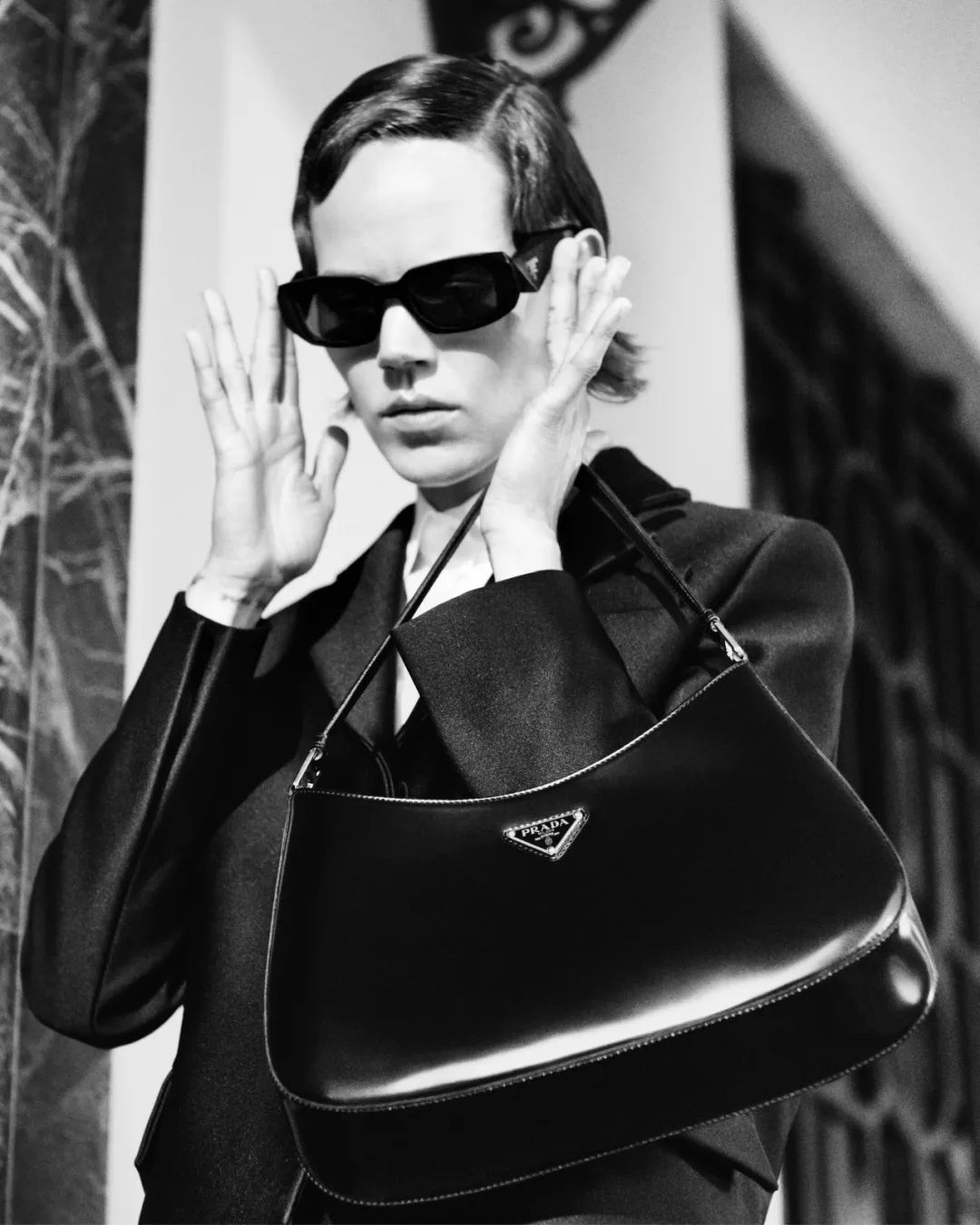 这只明星抢着背的prada圣诞节必须安排了