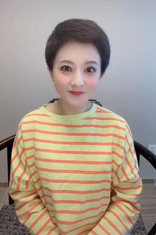 最美童星金铭近照被嘲老气当红时去北大读书毕业后却再难翻红