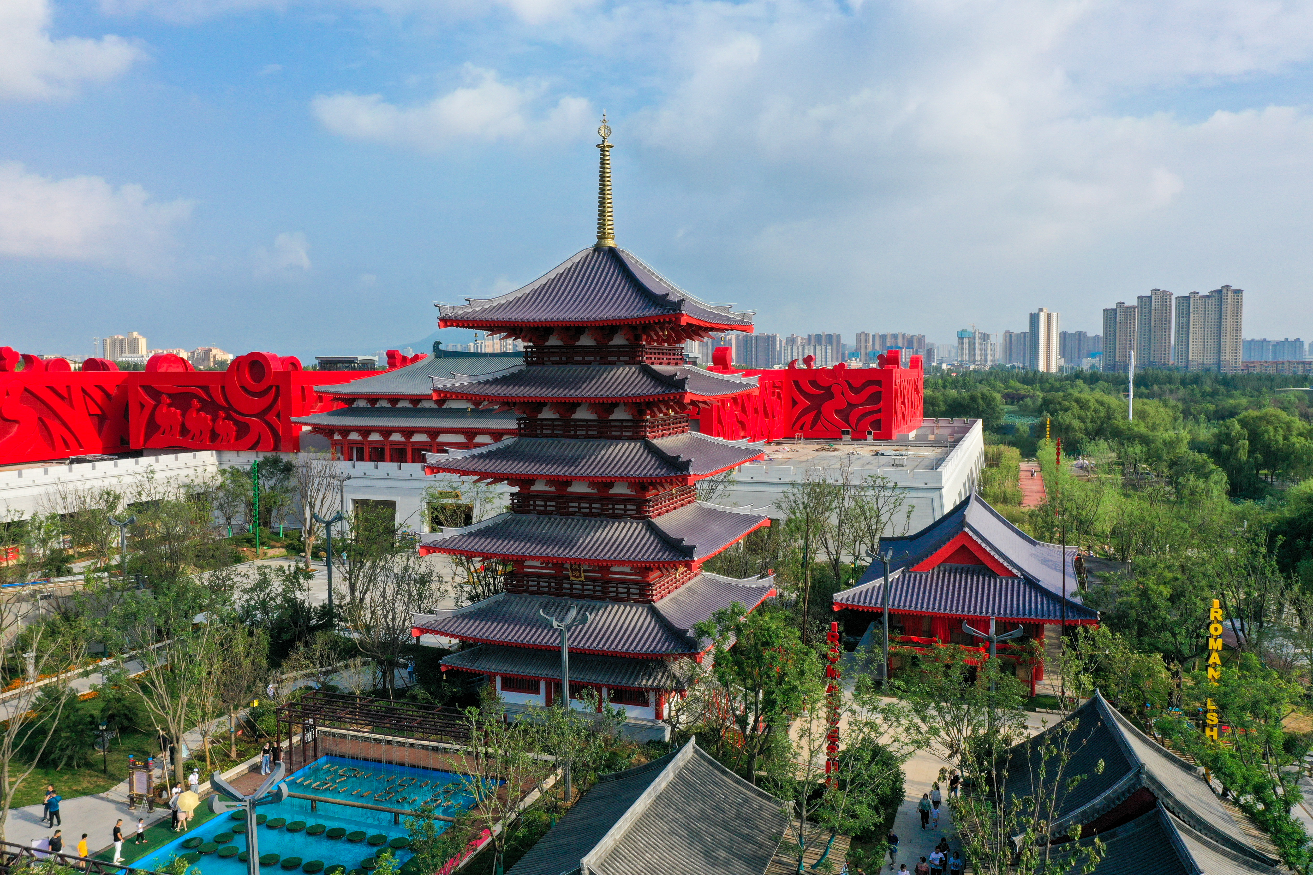 網紅城市西安新玩法,穿越在西安千古情裡,享受唯美的視覺盛宴