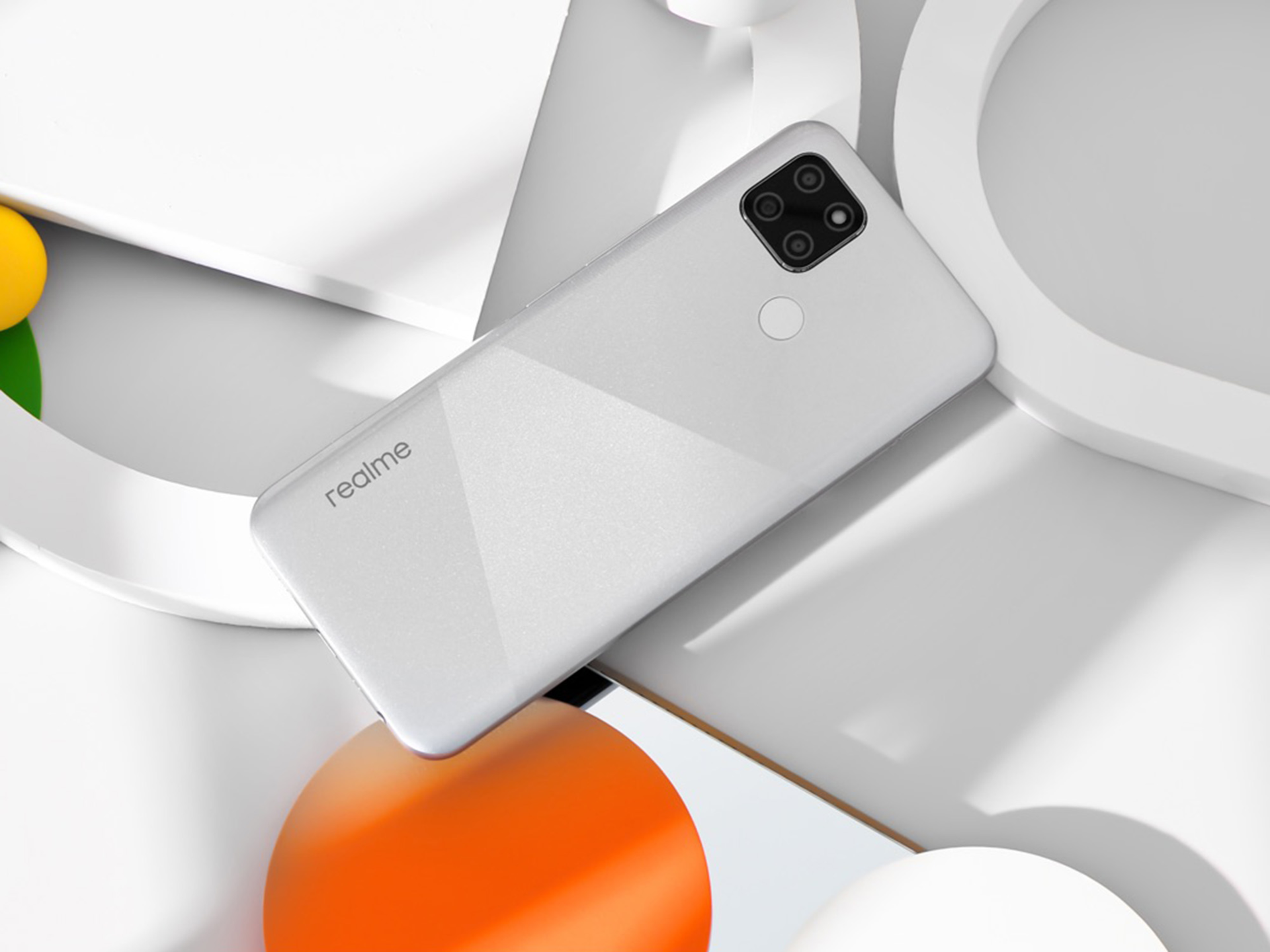 作为realme q2的5g入门机型,realme q2i这款手机可以说是将入门这个词