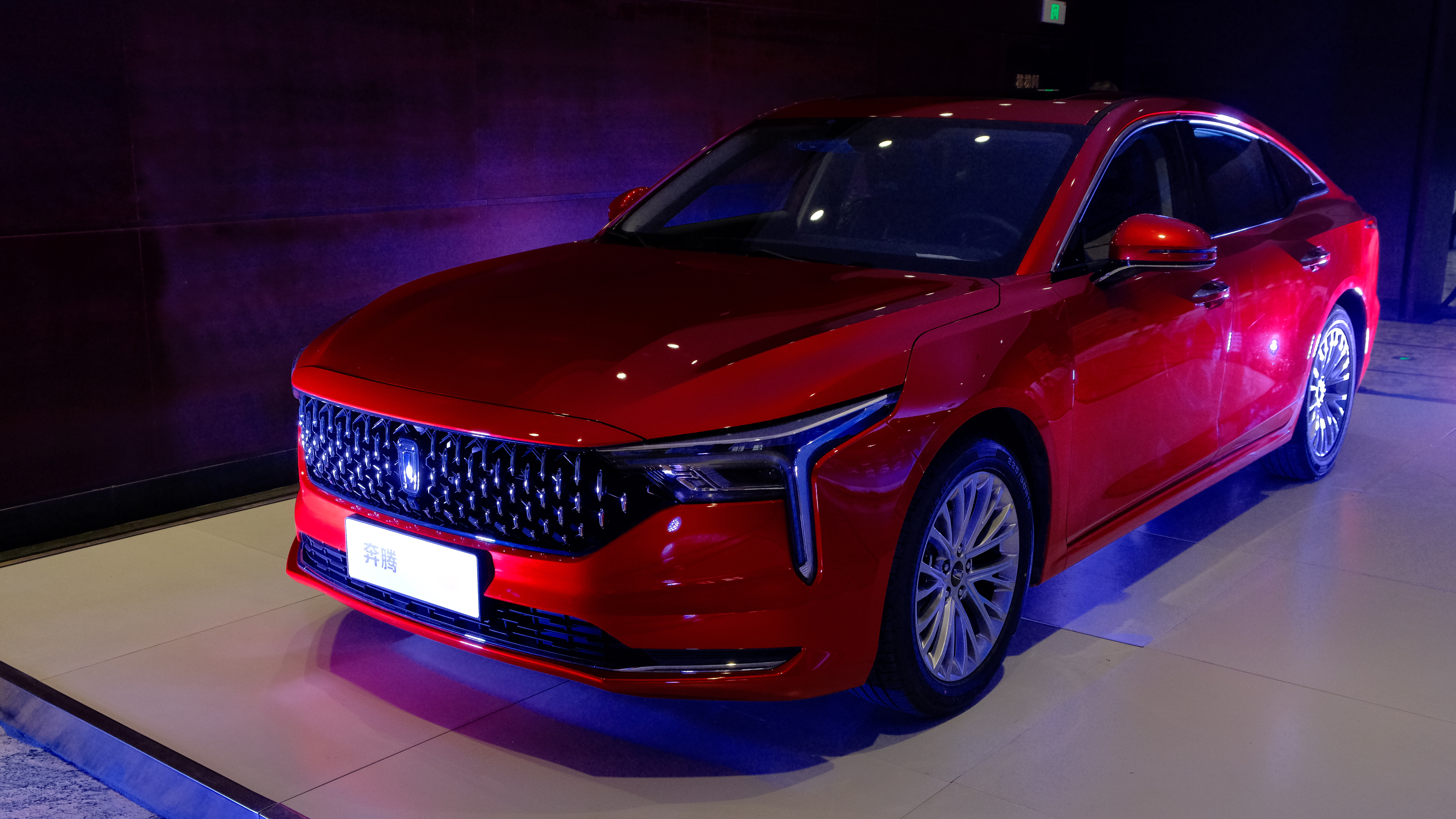 奔腾b70能否成为新国民家轿?__凤凰网