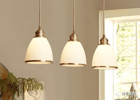 灯具垃圾桶最好选择敞开式的,要是嫌垃圾堆的乱七八糟不好看,简单啊