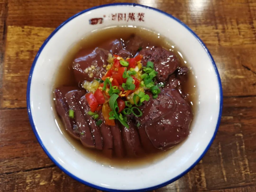 蒸猪血:一道补血的美味浏阳蒸菜!