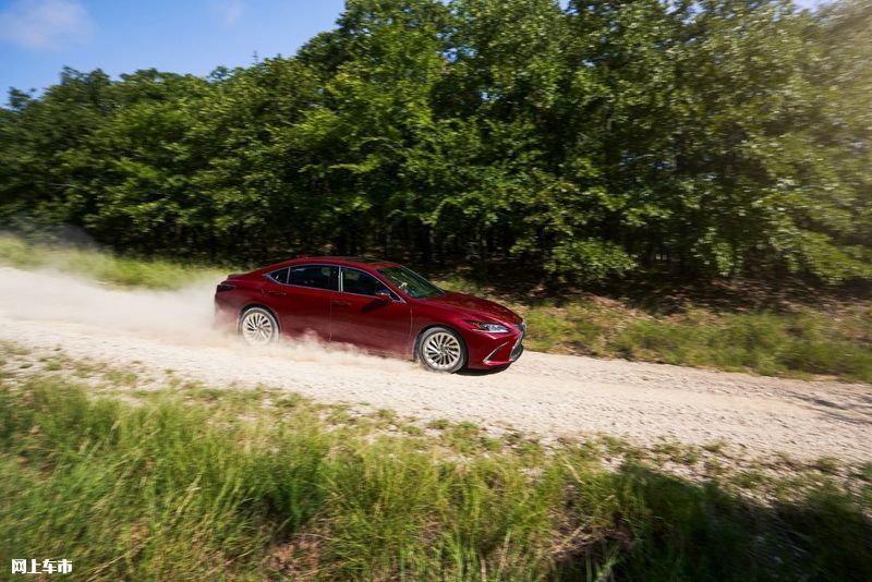 雷克萨斯新款ES曝光取消传统后视镜/增四驱系统-图14