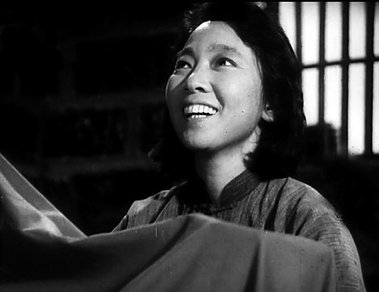 电影《烈火中永生》里于蓝饰演的江姐成为一(6845383)-20200703111802