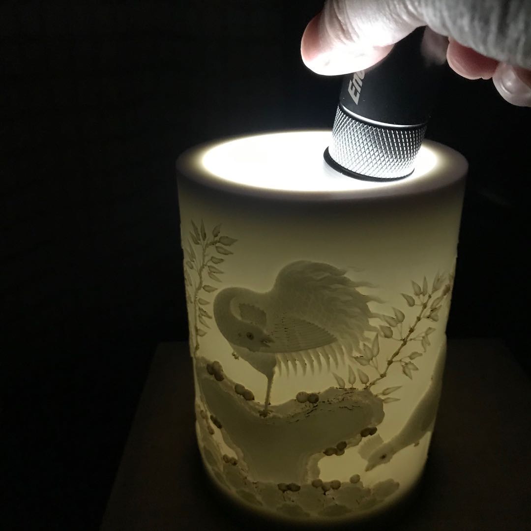 清時代 【王炳荣作】在銘 雕瓷虎獸松林文筆筒 白磁 文房具(Y-8) 清時代 【王炳荣作】在銘 雕瓷虎獸松林文筆筒 白磁 文房具(Y-8) 清時代