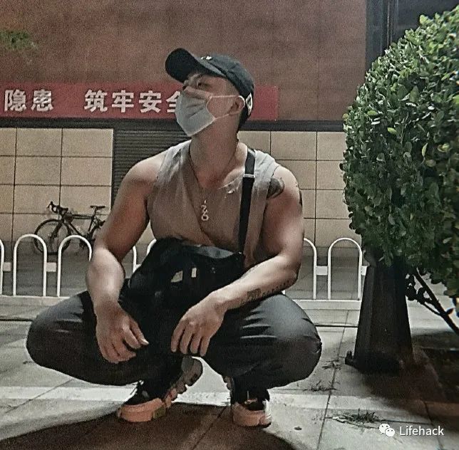 歌手杨和苏晒肌肉却被喷丁丁小国人对健身的误解惊到我了