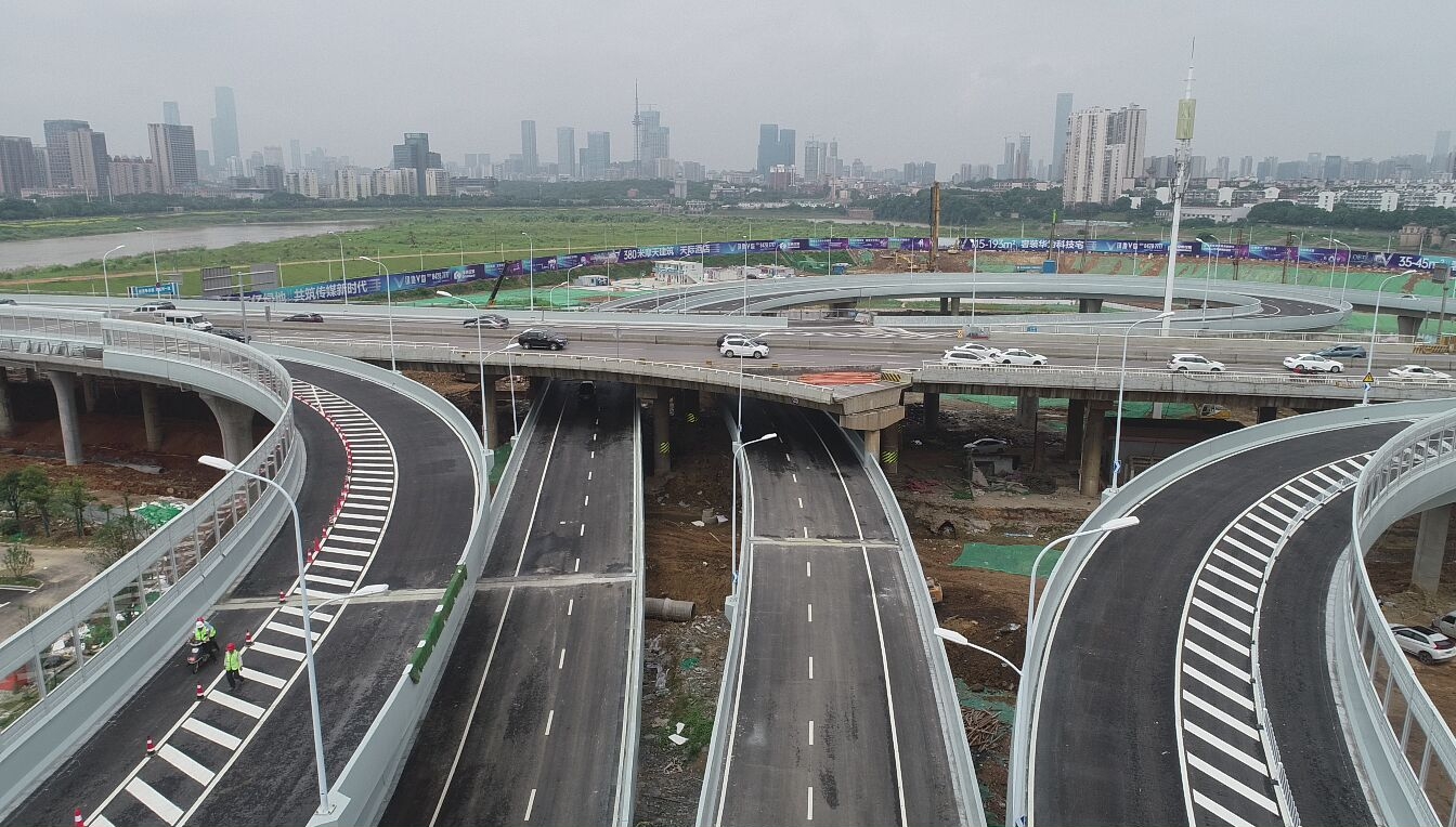 长沙市东二环鸭子铺立交试通车到马栏山片区更快更方便了