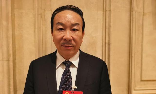 两会声音推动生态环境质量持续好转落实船舶在长江零排放目标