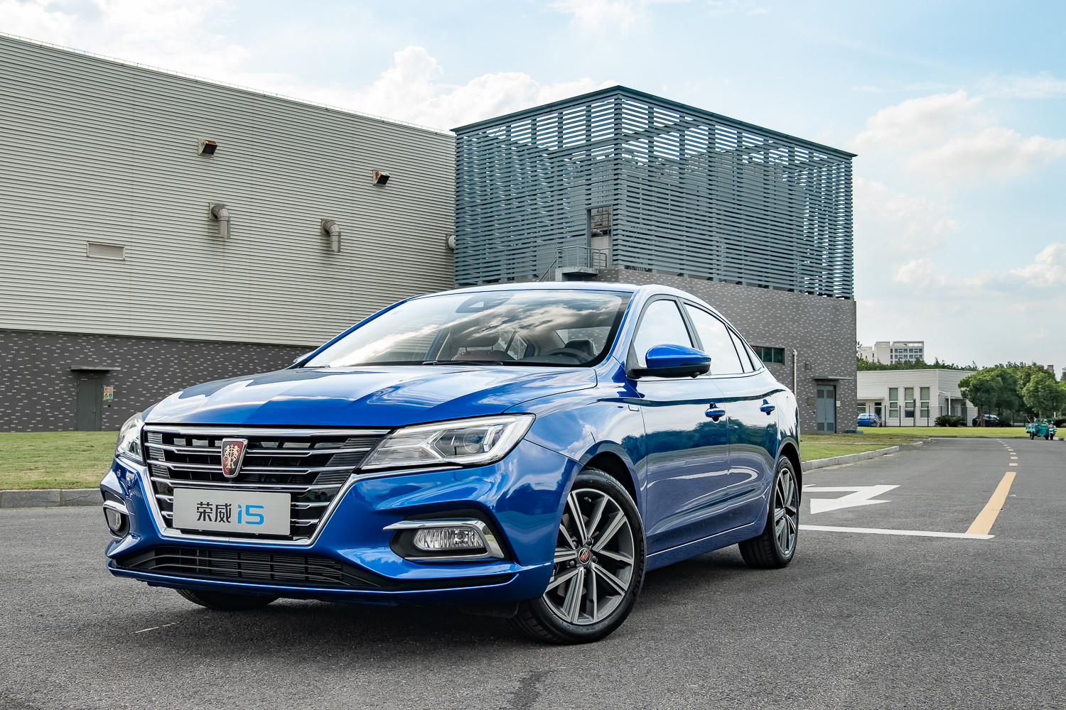 以客户需求为中心 全年销量超过42万台 上汽荣威用销量证明自己