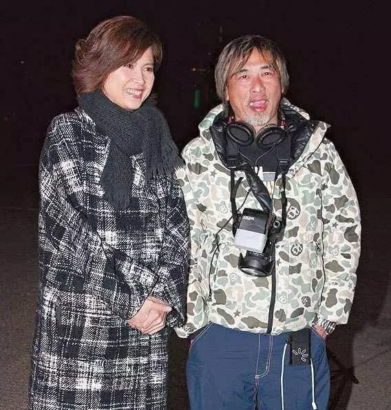 简慕华撞脸王菲的美女事业与爱情轨迹雷同甘当绿叶无法上位