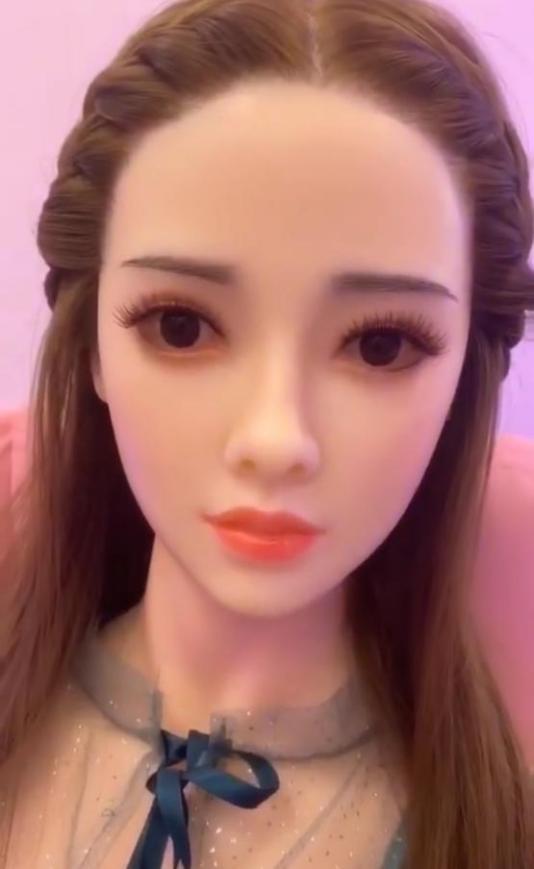 北京硅胶娃娃成人体验馆店主：我看到了被压抑又真实的他们