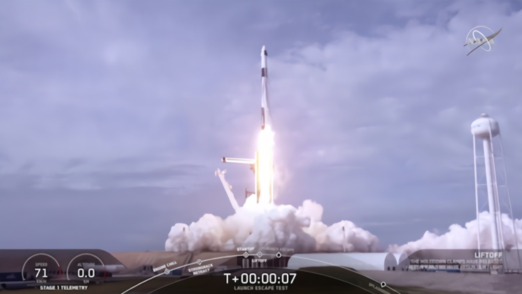 马斯克“炸”火箭 Space X载人飞船测试逃生能力