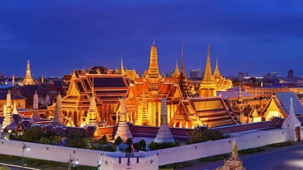 泰国解除旅游禁令，首批中国游客已抵泰国