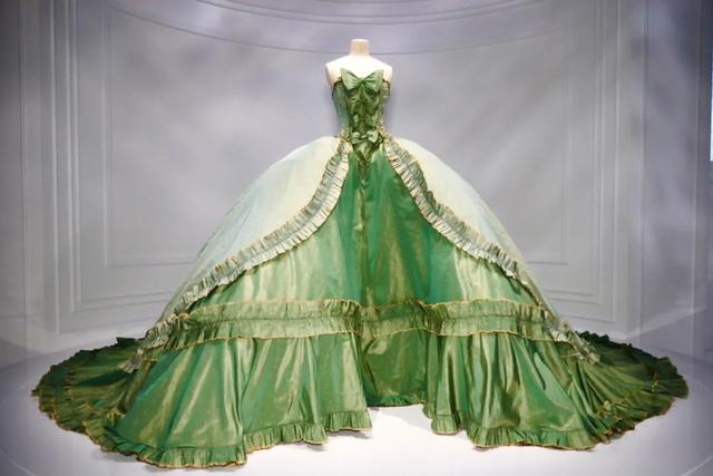 迪奥办了史上最大展,baby,赵丽颖都坐不住了