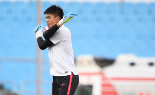 申花遭遇门将危机陈钊受伤曾诚手指骨裂前天海门神试训