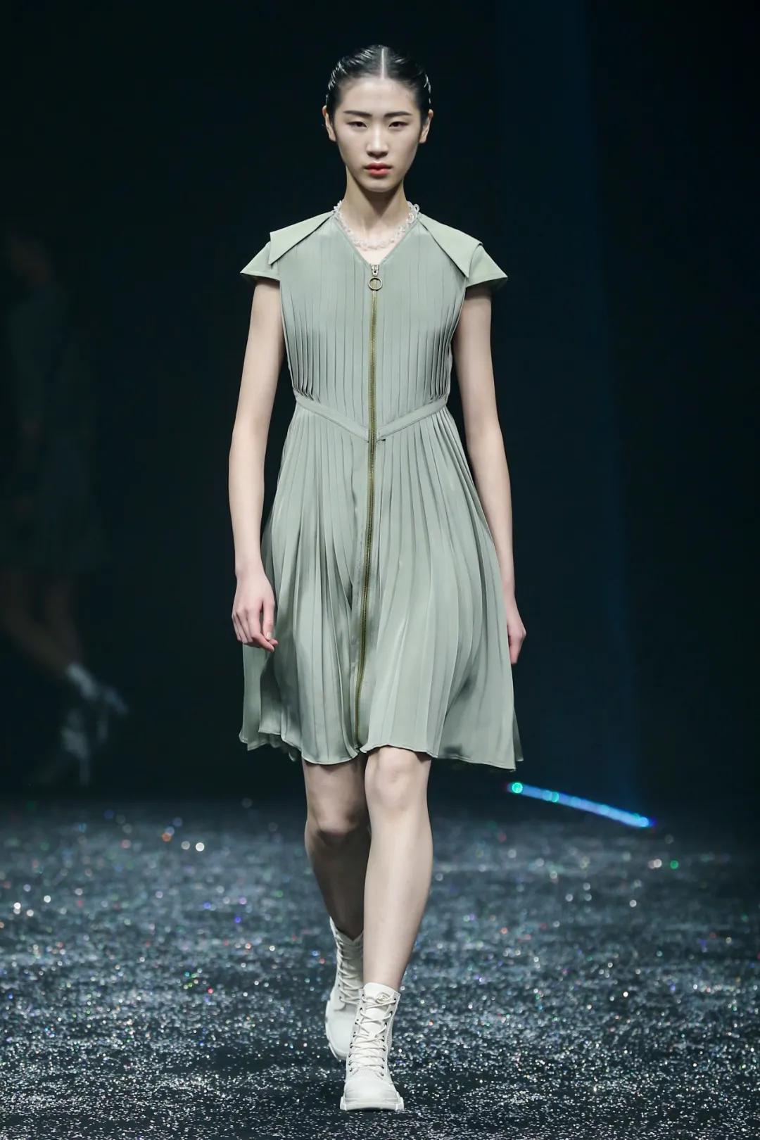 趋势 | 2021春夏中国国际时装周流行设计手法及元素分析