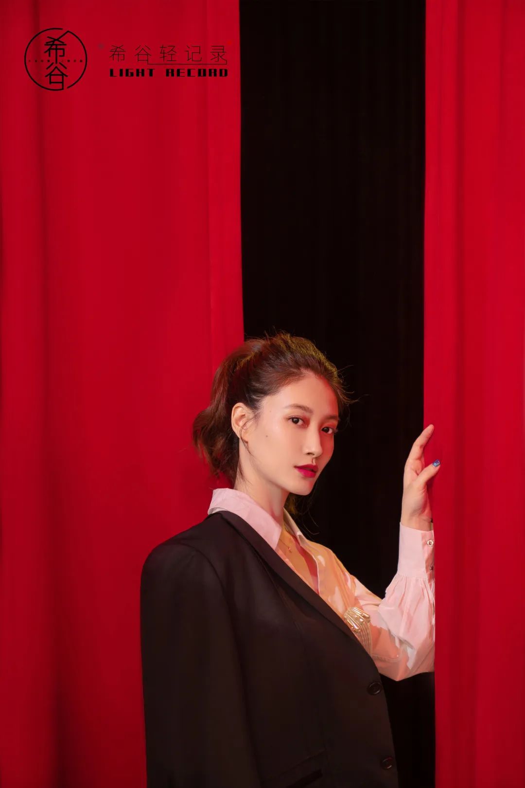 今午影像一起走进演员啜妮的世界