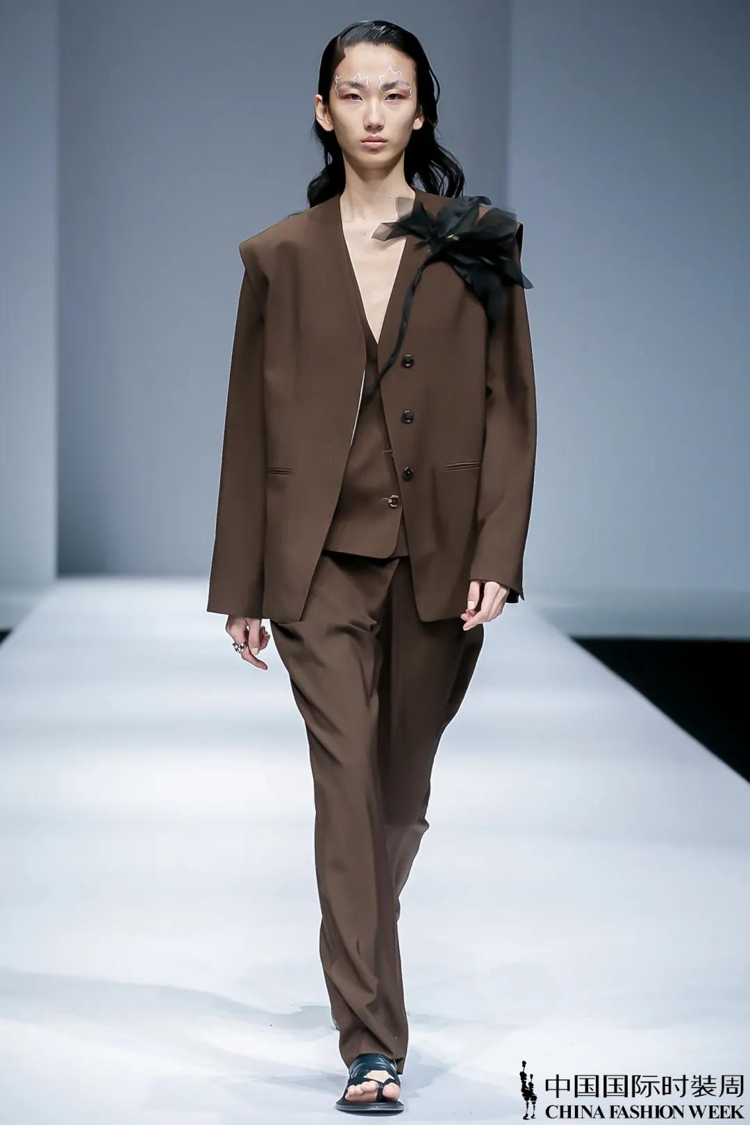 趋势| 2021春夏中国国际时装周流行款式分析