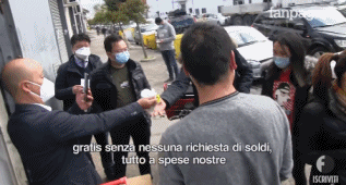 意大利华人团体为那不勒斯居民免费发放6千只口罩