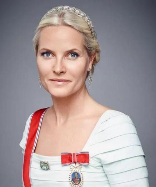 王储妃梅特-玛丽特标准像