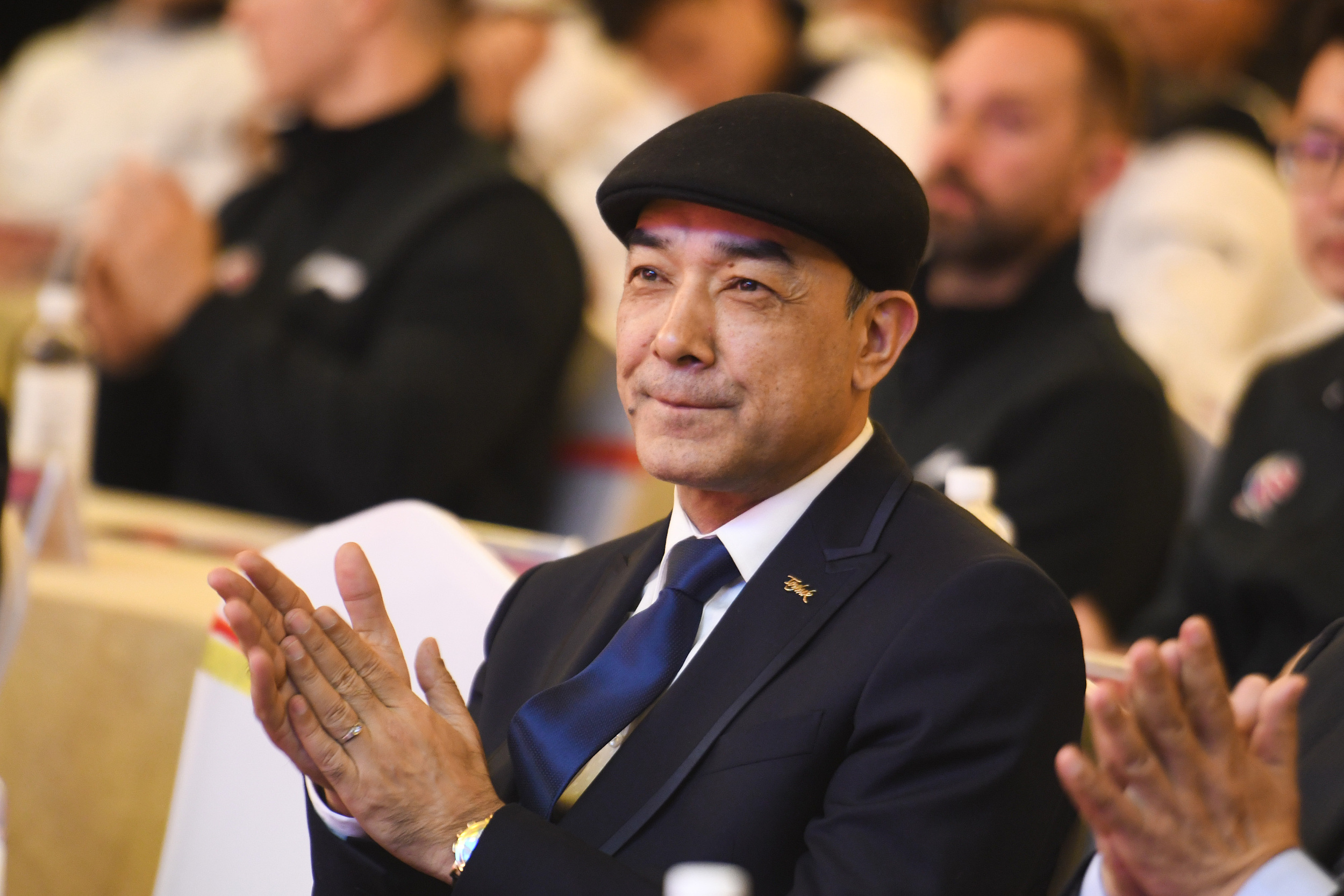 阿的江表示大年初三训练至今基础是保证队员健康