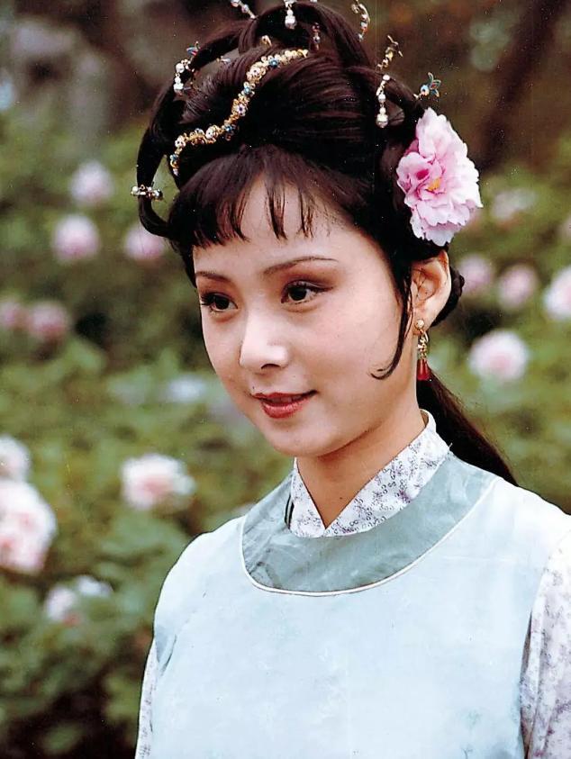 安雯的"晴雯"人生:丈夫诈骗死狱中,为夫还债3000万,不敢病死