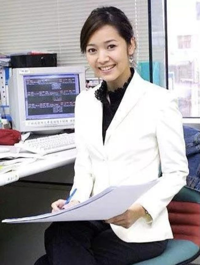 怀了侯佩岑以后,孕期在麻将桌上又撬走另一闺蜜的老公邱嘉雄,邱嘉雄为