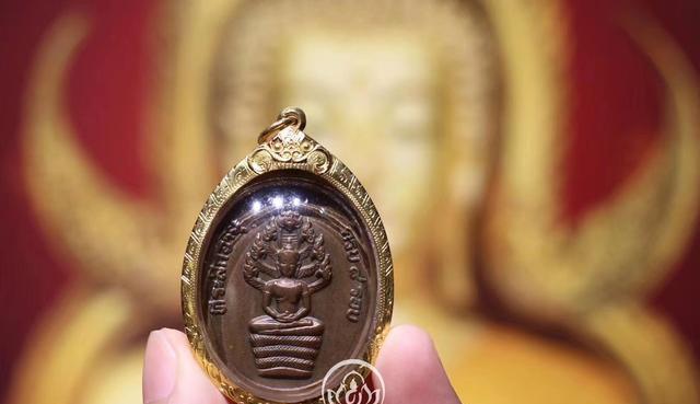 龙婆添七龙佛泰国佛牌七龙佛瓦拉罕莱龙婆添2518七龙佛