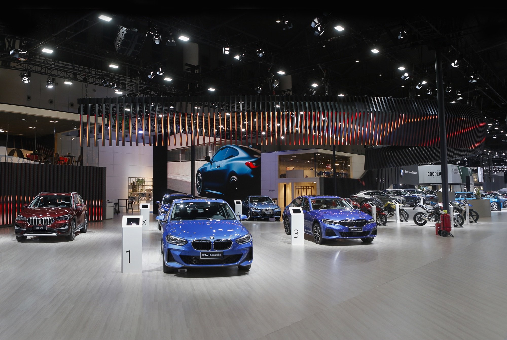 宝马亮相成都国际车展,全新bmw 4系双门轿跑车