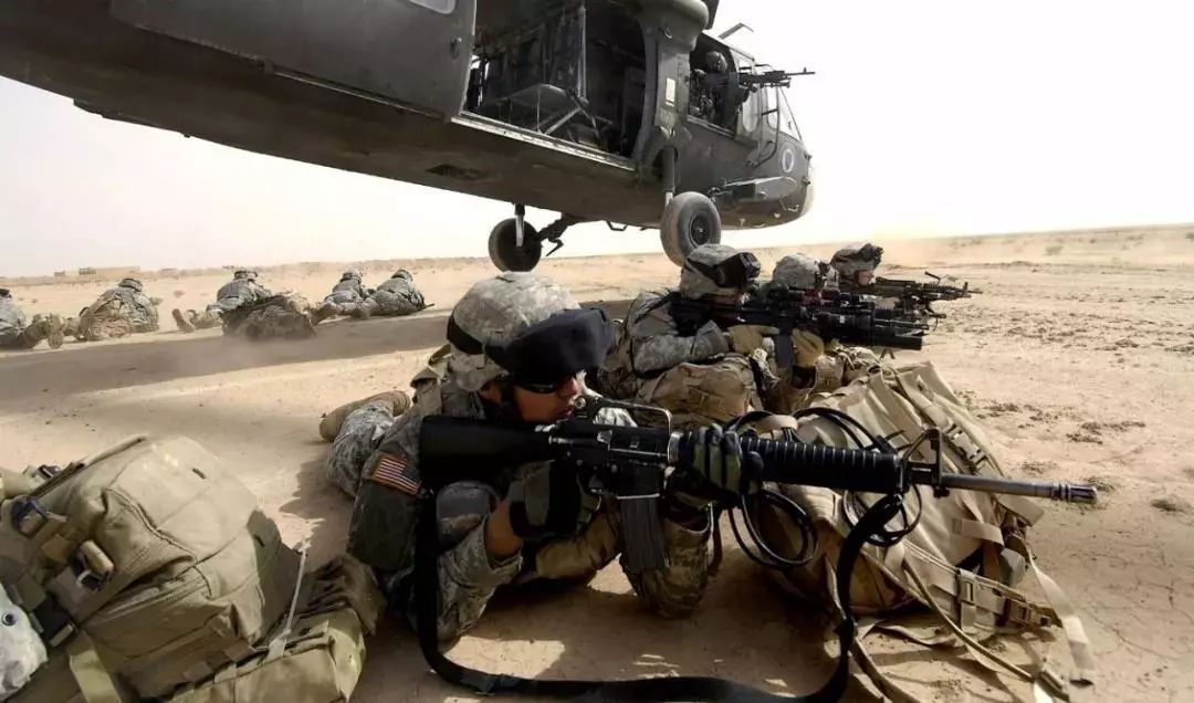 海豹突击队装备的护目镜终于补货 暴力测试 霰弹枪都能挡住 凤凰网