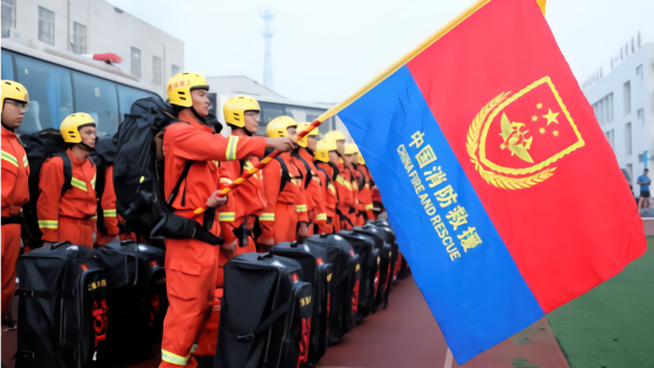 上海消防星夜驰援芜湖，誓保人民生命财产安全